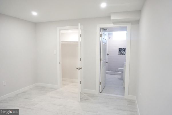 Bathroom, Empty room, Interior, Recessed Lighting