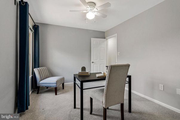 Home Office, Interior