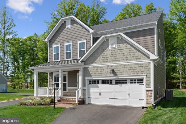 Attached, Exterior, Facade, American Craftsman