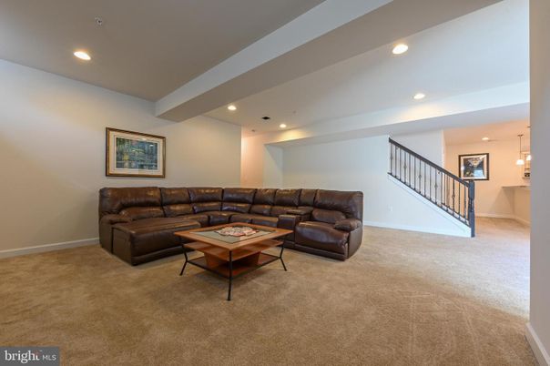 Interior, Living room, Pendant Lights, Recessed Lighting