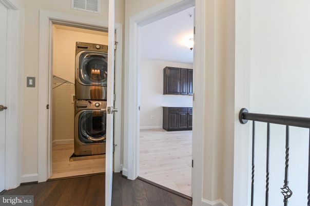 Interior, Utility Closets, Washer, Wood Texture Flooring