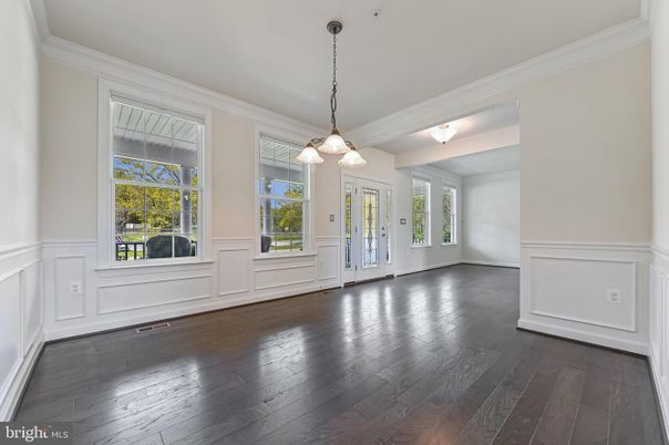 Empty room, Interior, Pendant Lights, Wood Texture Flooring