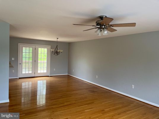 Chandelier, Empty room, Interior, Wood Texture Flooring
