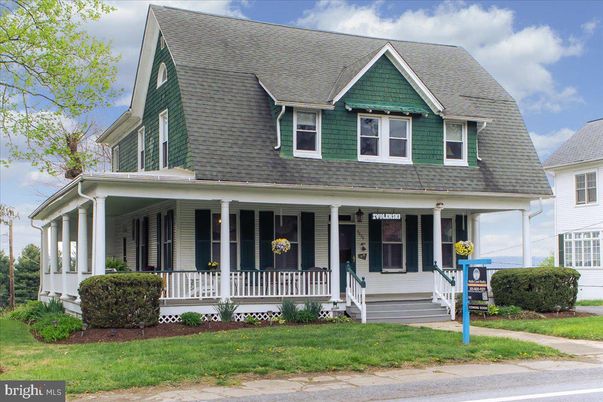 Exterior, Facade, Cape Cod