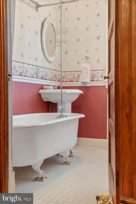Bathroom, Free Standing Baths, Interior