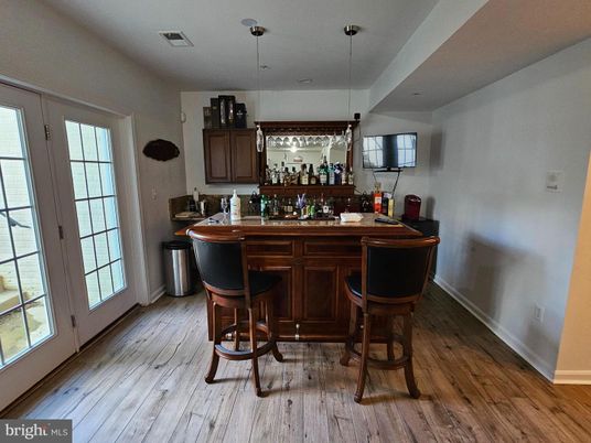 Interior, Pendant Lights, Wood Texture Flooring