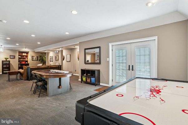 Billiard Table, Game Room, Interior, Recessed Lighting