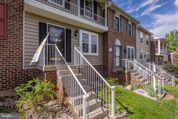 Exterior, Facade, Brick Facade, Rowhouse