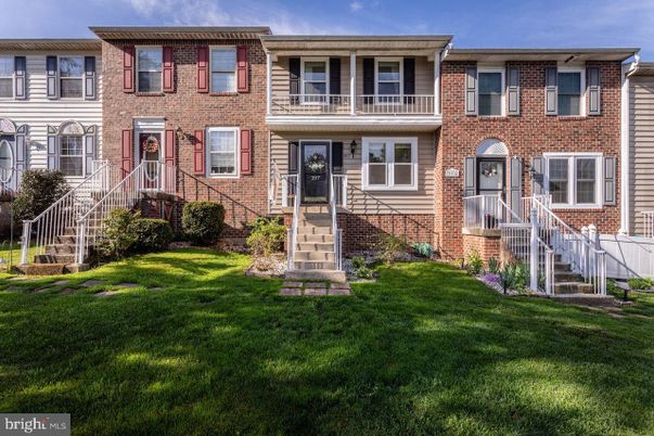 Exterior, Facade, Brick Facade, Rowhouse