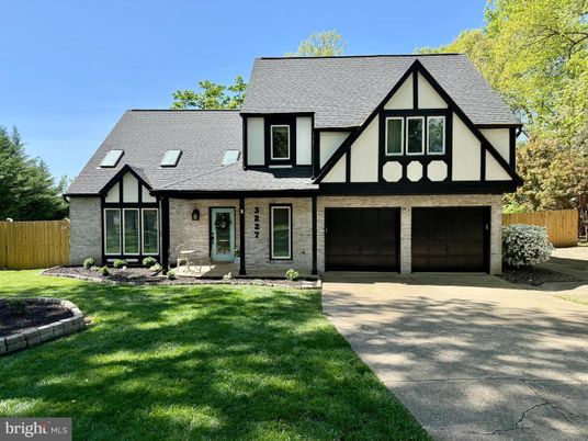 Attached, Exterior, Facade, Tudor Revival