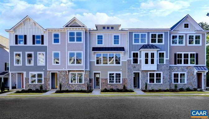 Exterior, Facade, Rowhouse