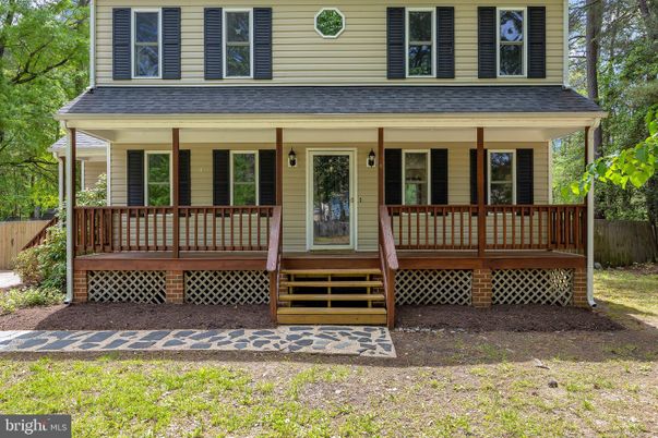 Exterior, Facade, American Foursquare