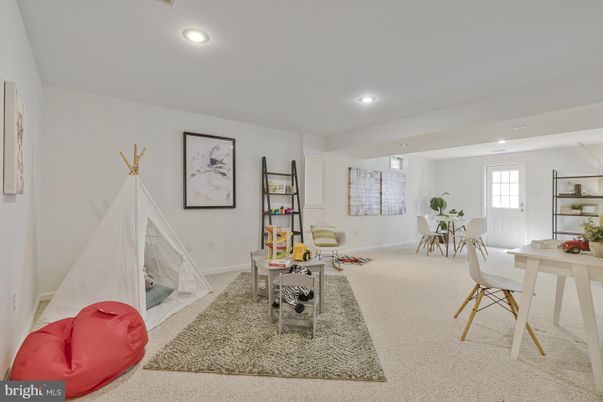 Dining room, Interior, Recessed Lighting