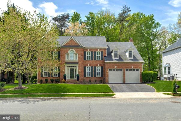Attached, Exterior, Facade, Brick Facade, Georgian