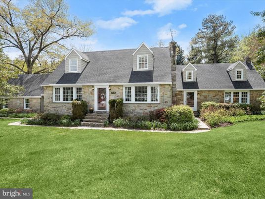 Exterior, Facade, Cape Cod