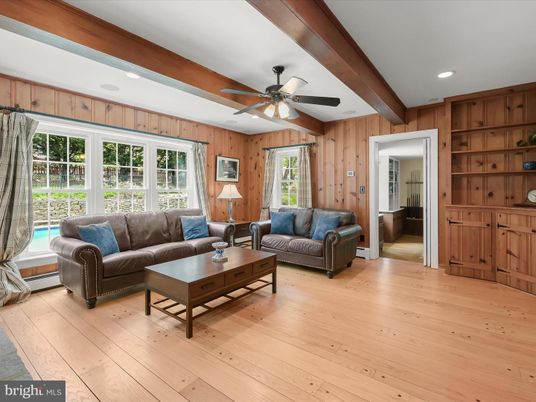 Interior, Living room, Recessed Lighting, Wooden Beams, Wood Texture Flooring, Wooden Walls