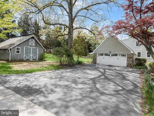 Backyard, Detached Garage, Exterior