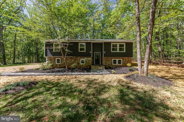 Exterior, Facade, Raised Ranch