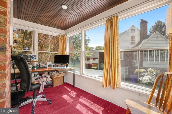 Home Office, Interior