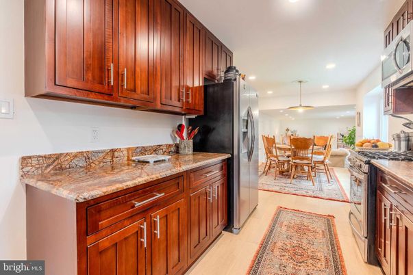 Dining room, Interior, Kitchen, Pendant Lights, Recessed Lighting, Wood Texture Flooring