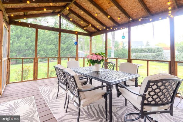 Dining room, Interior, Sun Room, Wooden Beams, Wooden Ceilings, Wood Texture Flooring