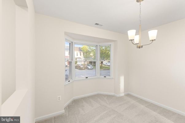 Empty room, Interior, Pendant Lights