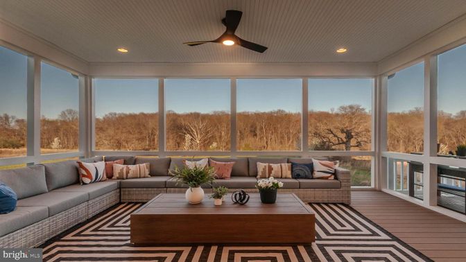 Interior, Living room, Recessed Lighting, Sun Room, Wood Texture Flooring