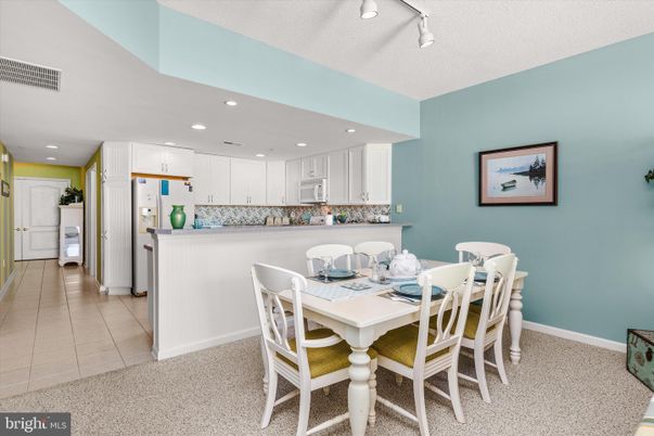 Dining room, Interior, Kitchen, Recessed Lighting