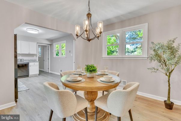 Chandelier, Dining room, Interior, Kitchen, Pendant Lights, Wood Texture Flooring