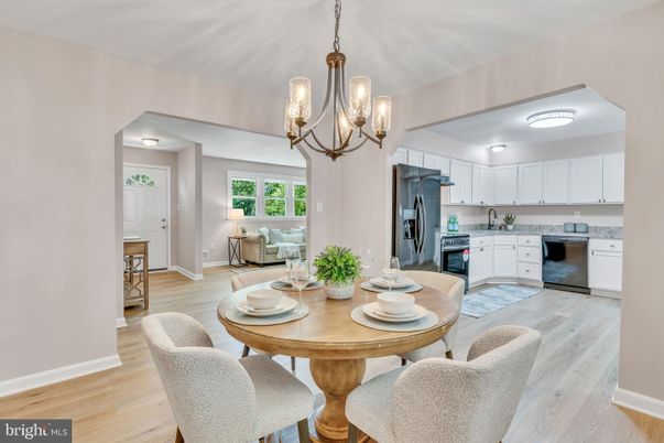Chandelier, Dining room, Interior, Kitchen, Pendant Lights, Wood Texture Flooring
