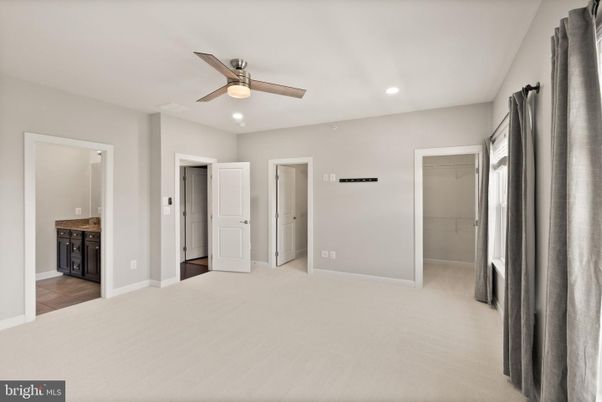 Bathroom, Empty room, Interior, Recessed Lighting