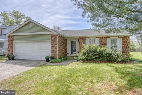 Attached, Exterior, Facade, Brick Facade, Ranch