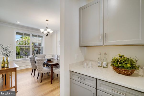 Chandelier, Dining room, Interior, Recessed Lighting, Wood Texture Flooring
