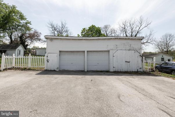 Detached Garage, Exterior