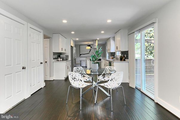 Dining room, Interior, Kitchen, Recessed Lighting, Wood Texture Flooring