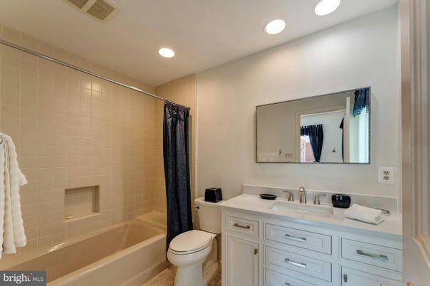 Bathroom, Interior, Recessed Lighting
