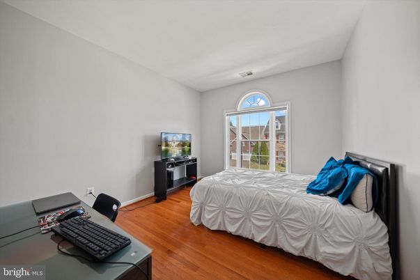 Bedroom, Home Office, Interior, Wood Texture Flooring