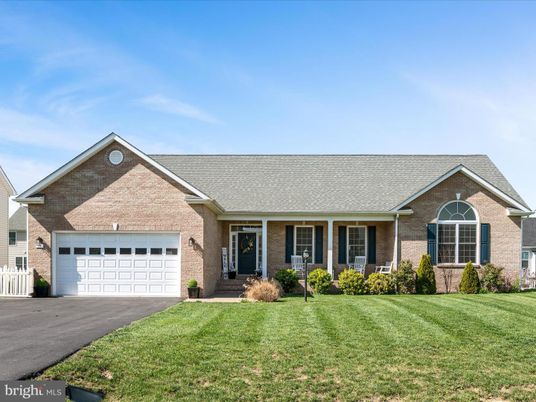 Attached, Exterior, Facade, Brick Facade, Ranch
