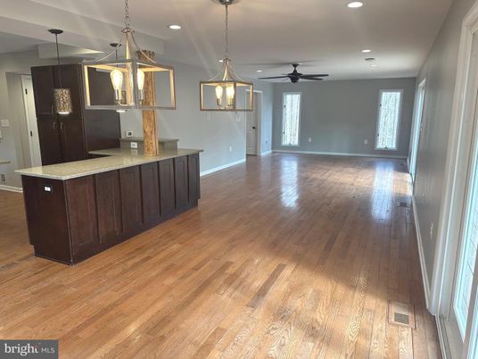 Empty room, Interior, Pendant Lights, Recessed Lighting, Wood Texture Flooring