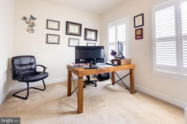 Home Office, Interior
