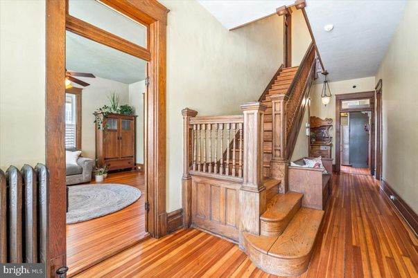 Interior, Pendant Lights, Wood Texture Flooring