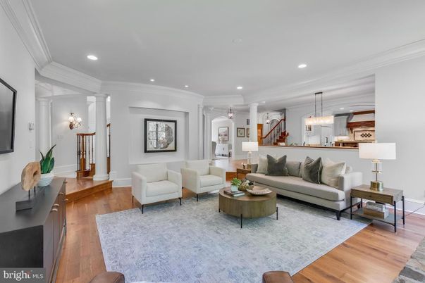 Interior, Living room, Pendant Lights, Recessed Lighting, Wood Texture Flooring
