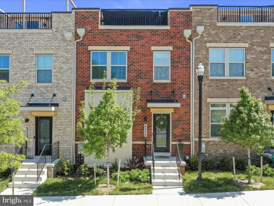 Exterior, Facade, Brick Facade, Rowhouse