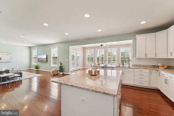 Dining room, Interior, Kitchen, Recessed Lighting, Wood Texture Flooring