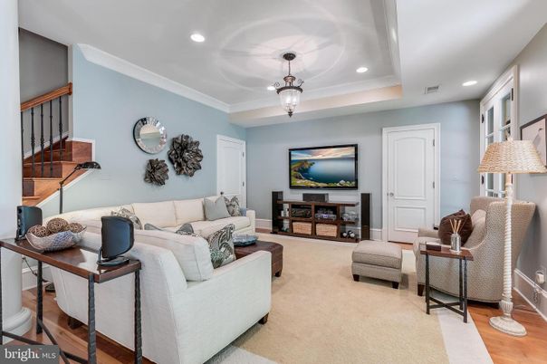 Interior, Living room, Pendant Lights, Recessed Lighting, Wood Texture Flooring