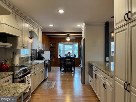 Dining room, Interior, Kitchen, Recessed Lighting, Wood Texture Flooring