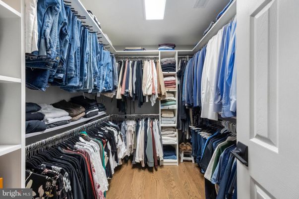 Interior, Walk-in Closets, Wood Texture Flooring