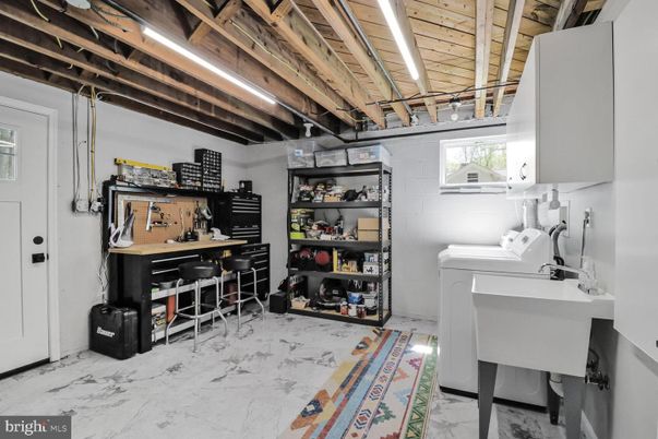 Interior, Marble, Washer, Wooden Beams