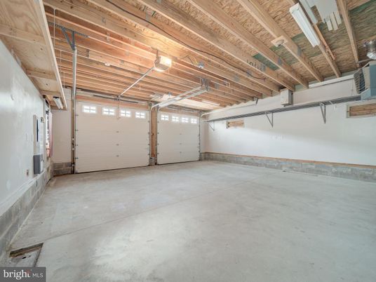 Garage, Interior, Wooden Beams, Wooden Ceilings