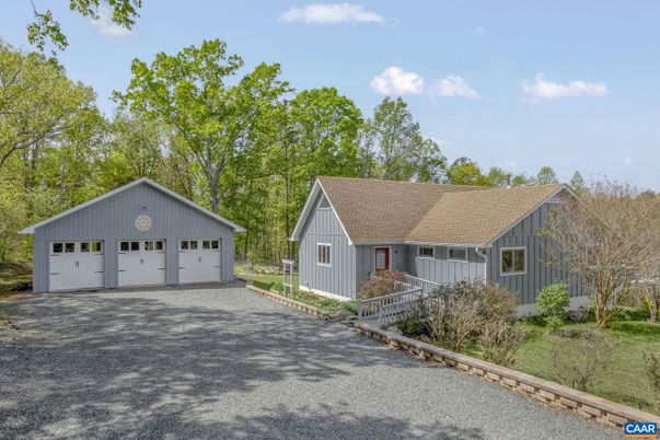 Detached Garage, Exterior